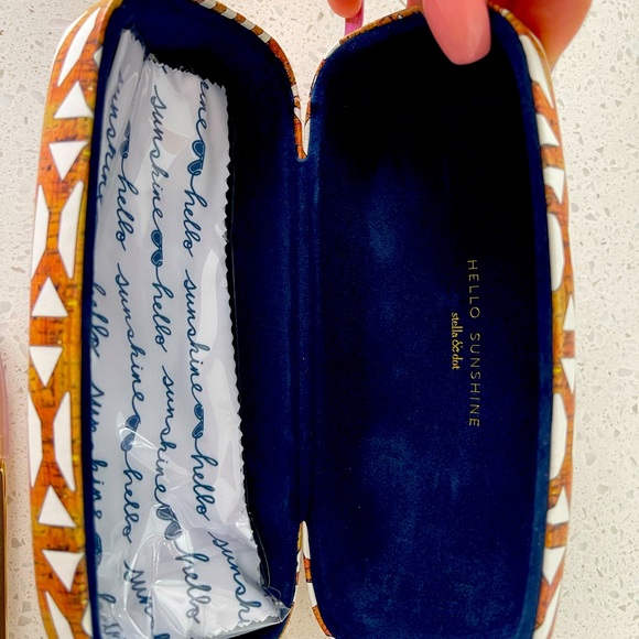 Stella & Dot Sunglasses - Picture 5 of 5